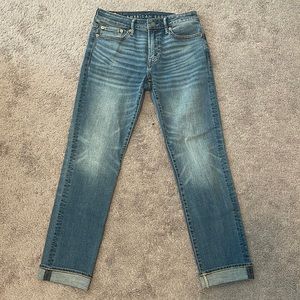 American Eagle slim straight jeans they are a size 30x32